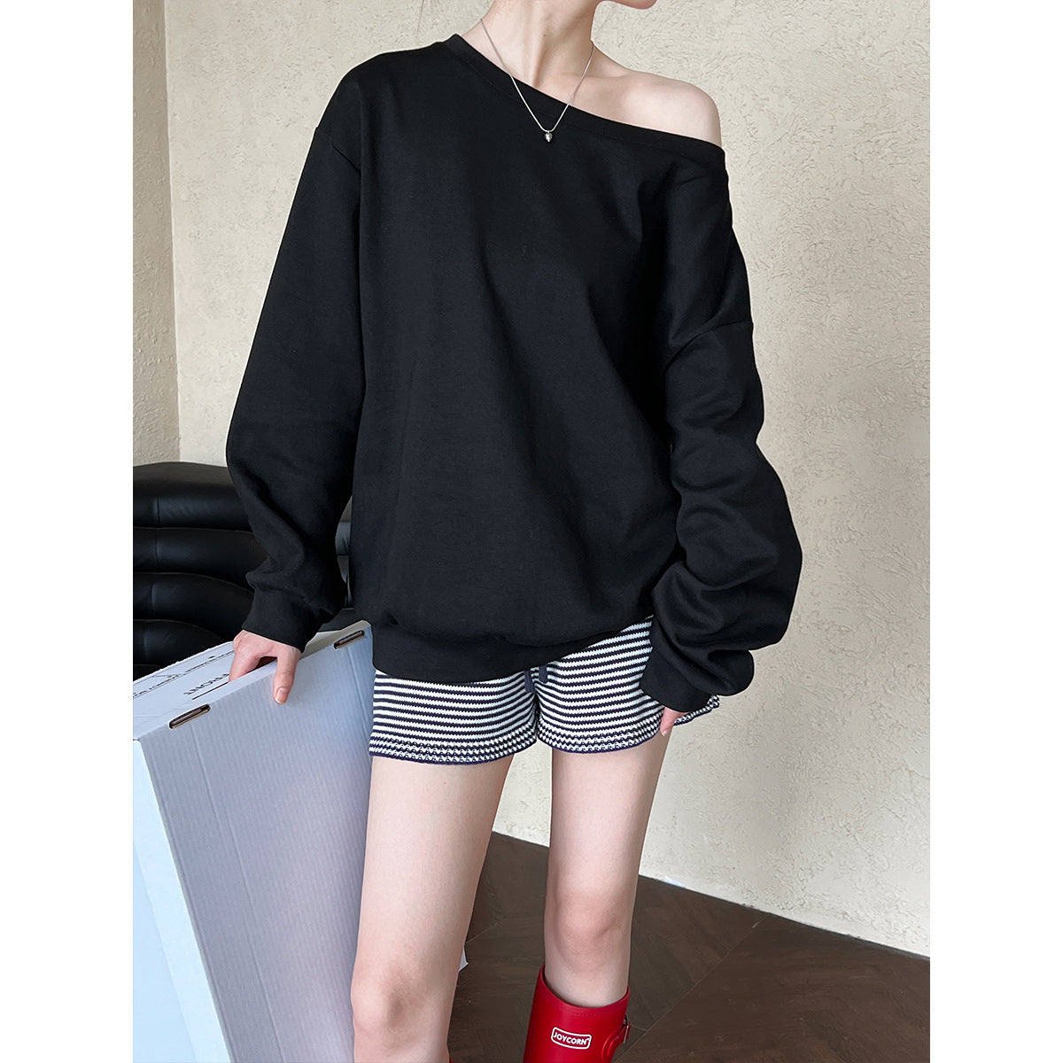 Slanted shoulder hoodie women's one neck off the shoulder top