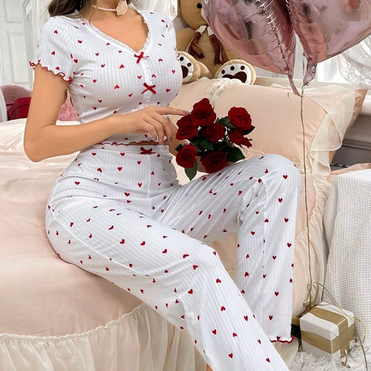 Style Printed Heart V-Neck Short Sleeve Pajamas for Women with Long Pants Two-Piece Set
