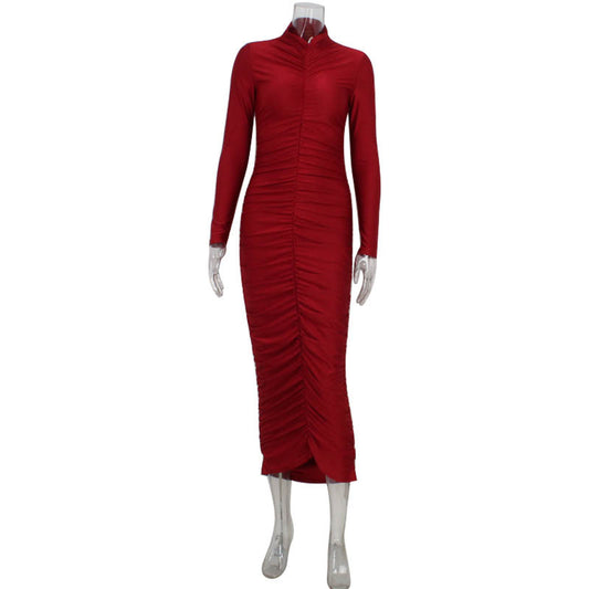 Long sleeved pleated dress with buttocks wrapped long skirt
